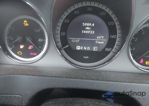 2011 Mercedes-Benz C 300 Luxury/Sport z USA, uszkodzony, nr VIN WDDGF5EB3BR178428